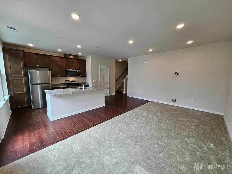 605 Parker Blvd — Photo 5