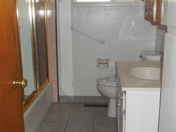 4th image of 1166 S Hinkley Ave