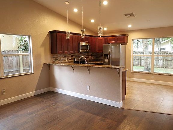 5th image of 1034 Hardwood Dr