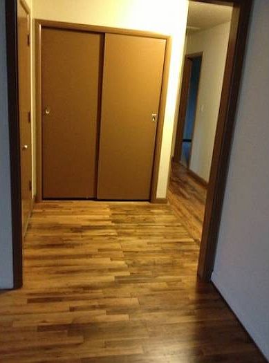 Main entry with hardwoods