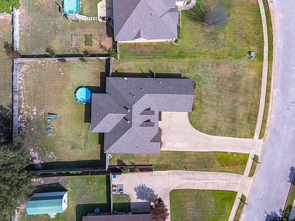 5th image of 252 Heritage Ct