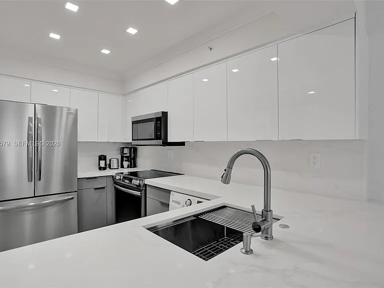2501 S Ocean Dr #704 — Photo 10