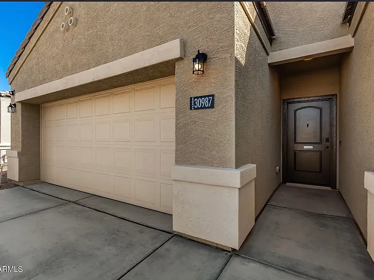 30987 W Columbus Ave — Photo 4