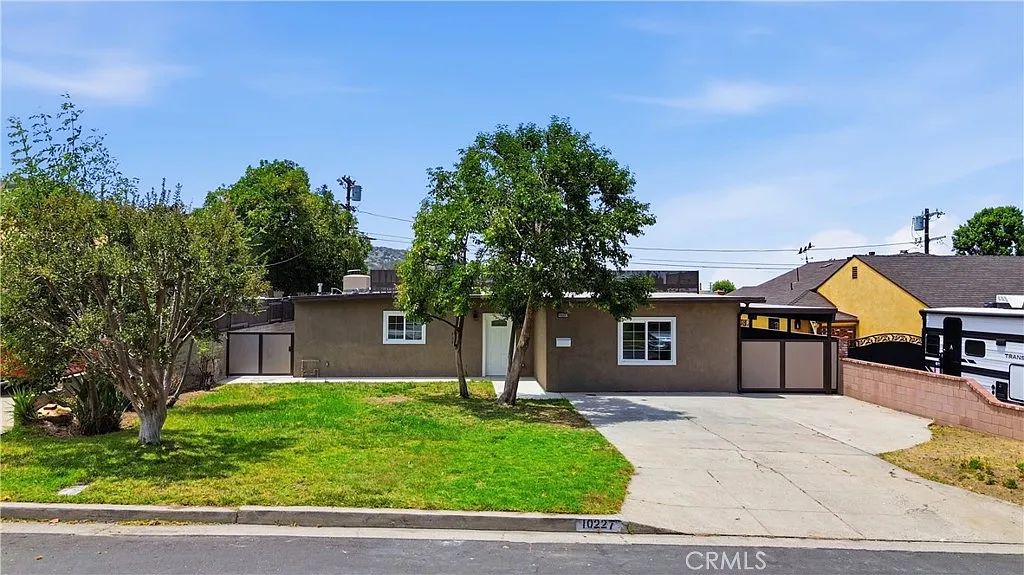 3 bed, 2022 sqft, $4,998 — Photo 1