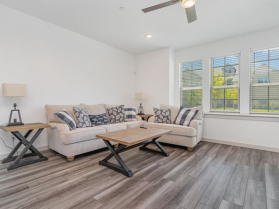 5th image of 681 Claire Ln