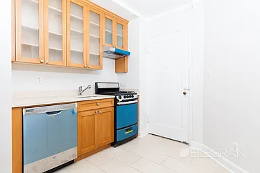 Rented by (Legacy) Elegran