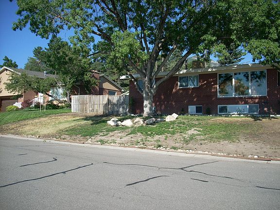5th image of 2871 E Oakridge Dr