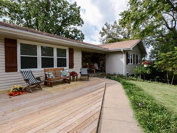 5th image of 24 Hillcrest Dr