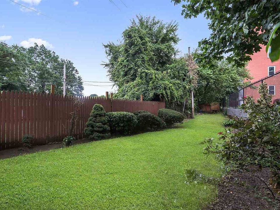 2nd image of 49 Grove Pl