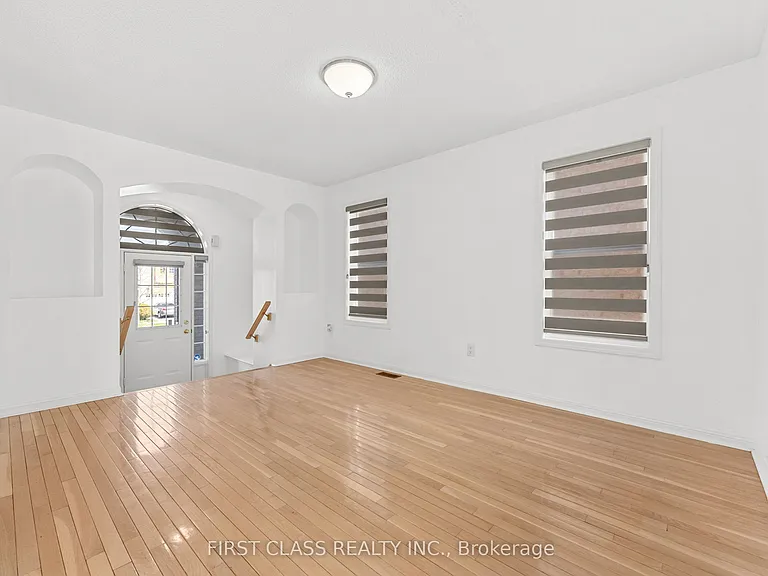 5554 Churchill Meadows Blvd #MAIN — Photo 3