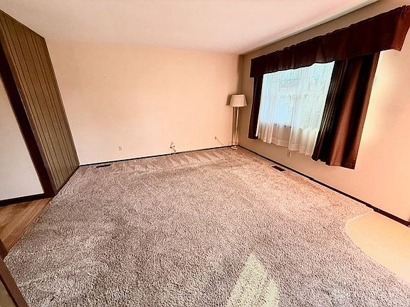 4th image of 403 Brentwood Ave