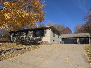203 Ivy Dr, Council Bluffs, IA 51503