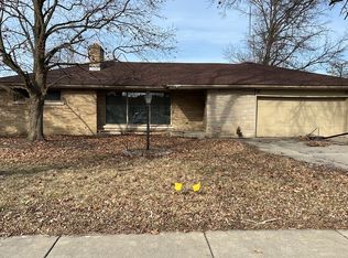 1979 E Chestnut St, Kankakee, IL 60901