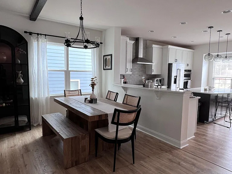 319 Belton St — Photo 4
