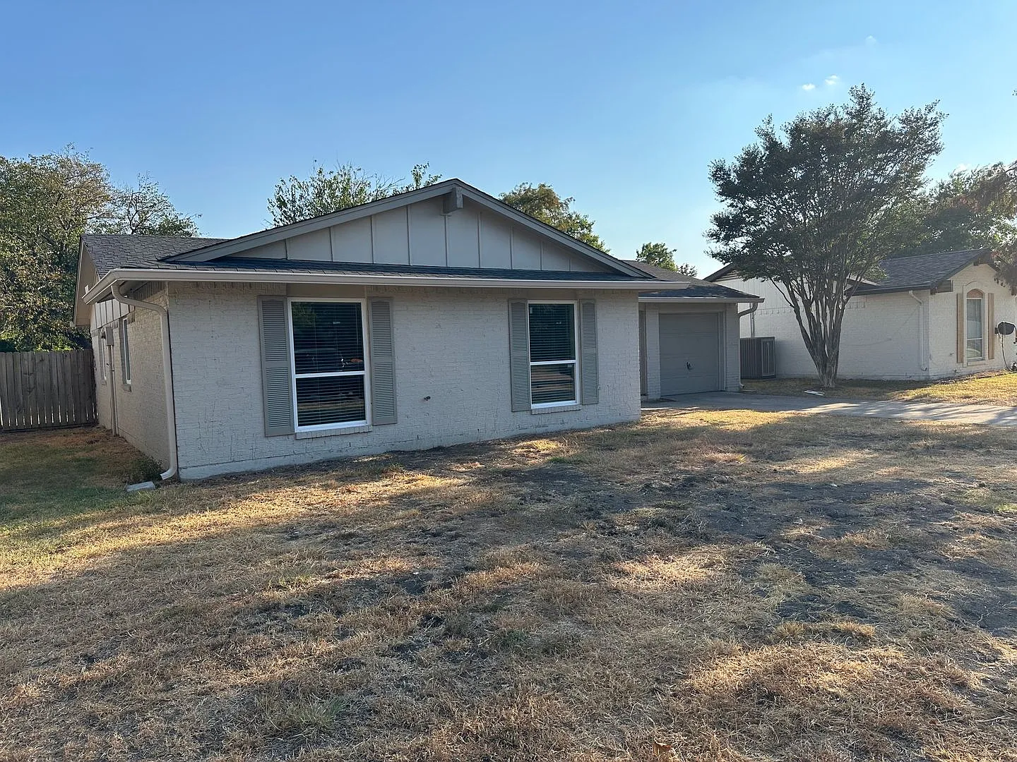 1418 Homestead — Photo 2
