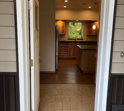 3rd image of 546 Sprucewood Rd