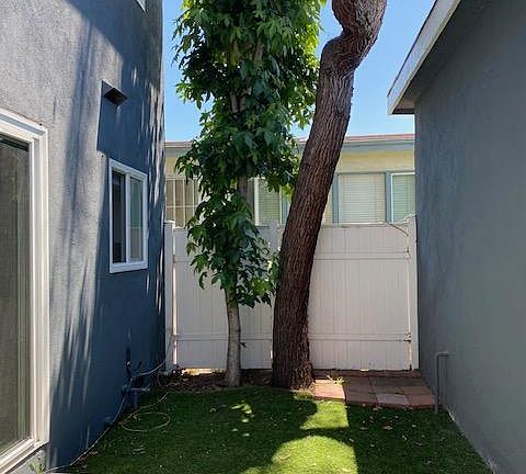 5th image of 1421 Manhattan Beach Blvd APT A
