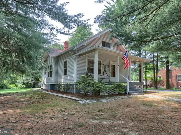 402 Davis St, Harrisburg, PA 17109