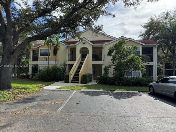 12581 Equestrian Cir APT 1002, Fort Myers, FL 33907