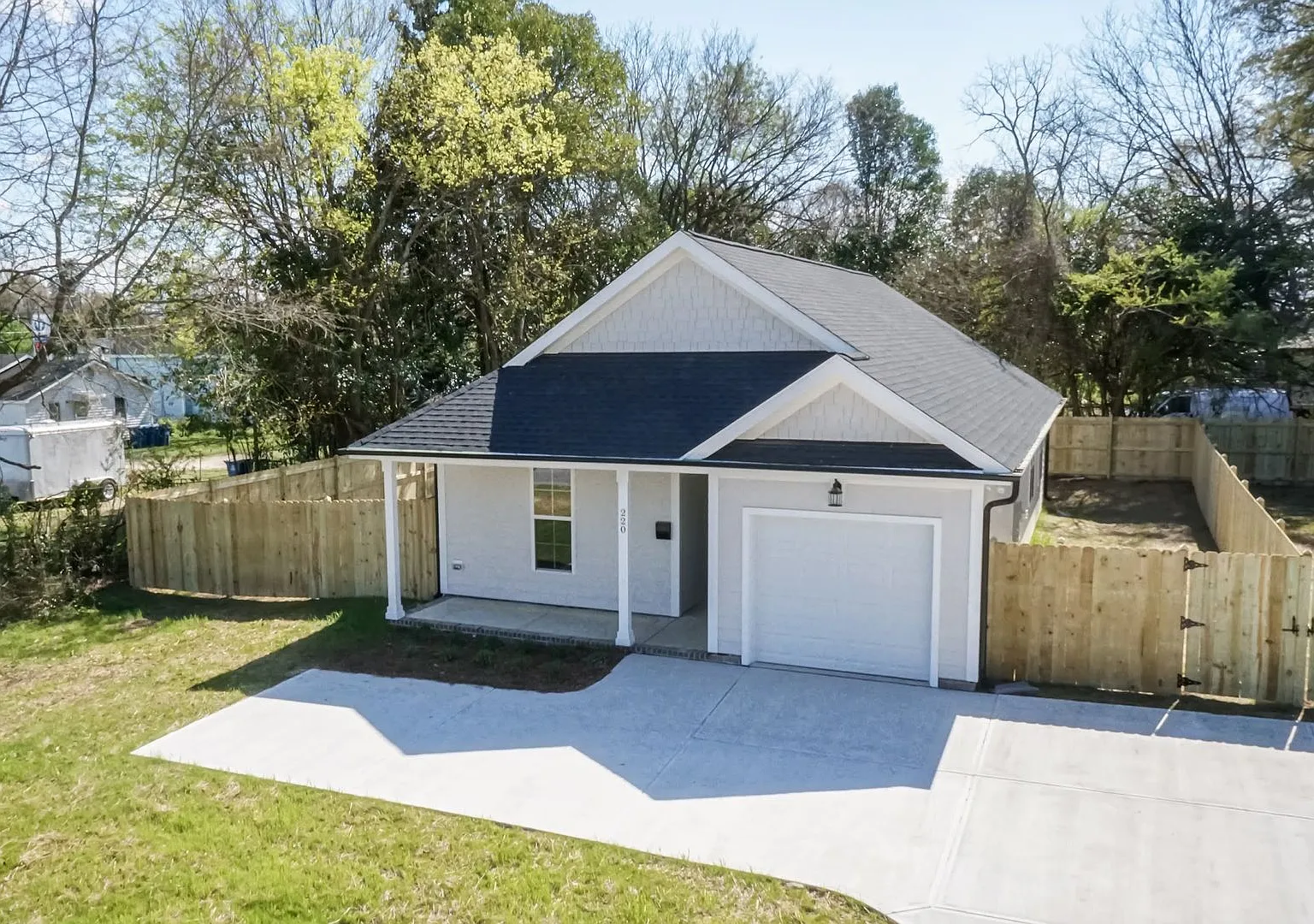 Three Bedroom Home! — Photo 1