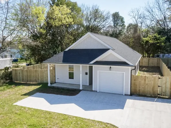 220 E Granville St, Dunn, NC 28334