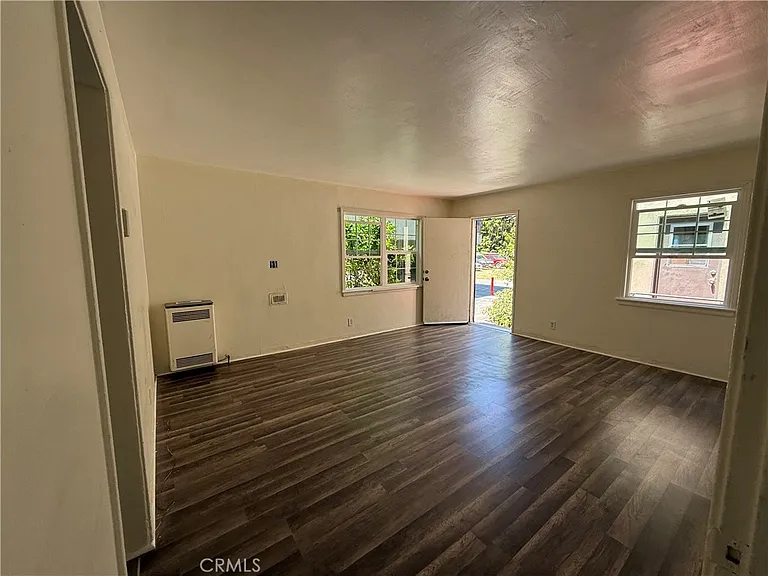 783 Worcester Ave — Photo 5
