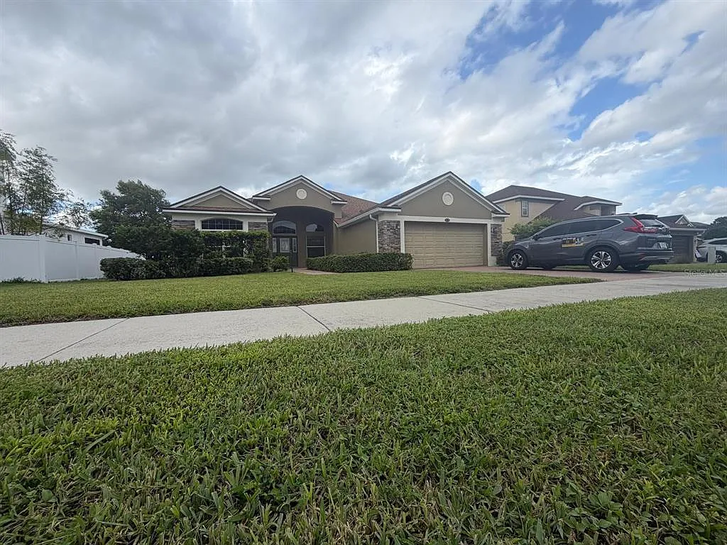 4 bed, 3.0 bath, 2227 sqft, $2,550 — Photo 3