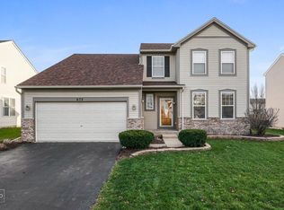 672 Stewart Ave, North Aurora, IL 60542