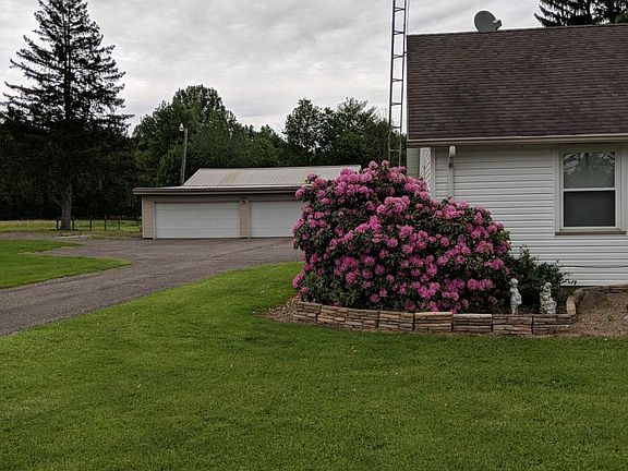 LARGE 4 CAR GARAGE