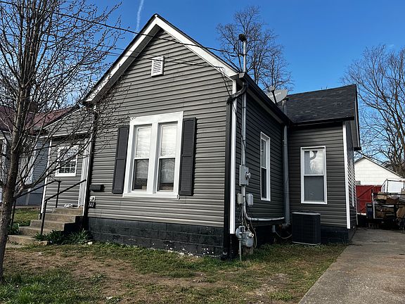2nd image of 141 E Walnut St