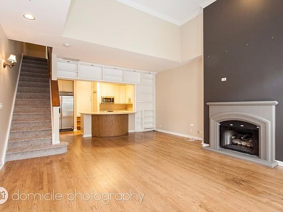 2nd image of 2017 N Lincoln Ave Unit A