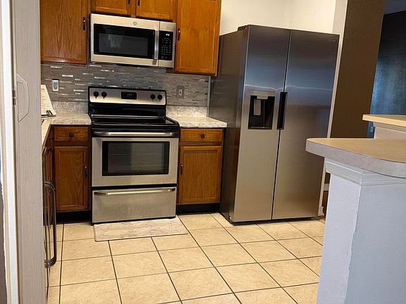 3rd image of 11501 KINGS RIDGE Court S