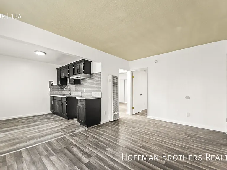 8027 S Broadway #6 — Photo 2