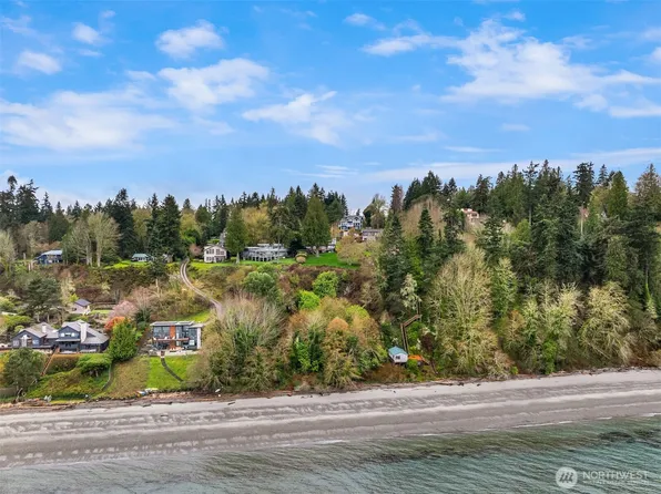 7946 Grand Avenue NE, Bainbridge Island, WA 98110