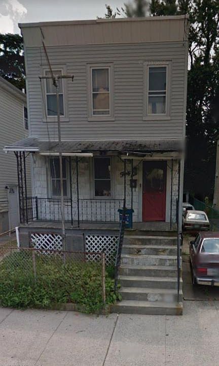 2nd image of 36 Pine St