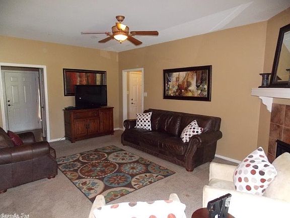 4th image of 3106 Longmeadow Dr