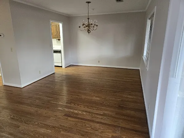 1041 Heritage Dr — Photo 2