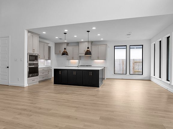 2nd image of 2119 Playa Valencia