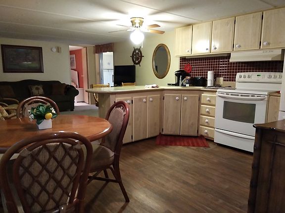 4th image of 729 Royal Palm Ave #2024