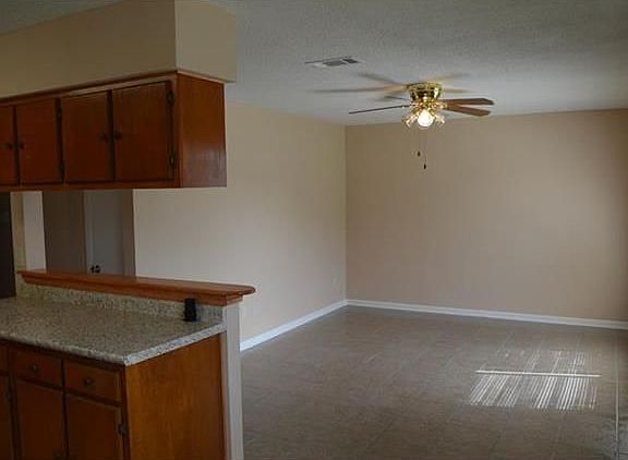 4th image of 903 Keller Ave