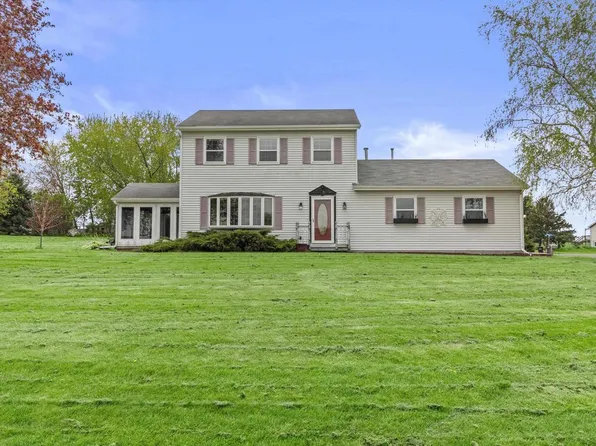6066 Blaska Drive, Sun Prairie, WI 53590
