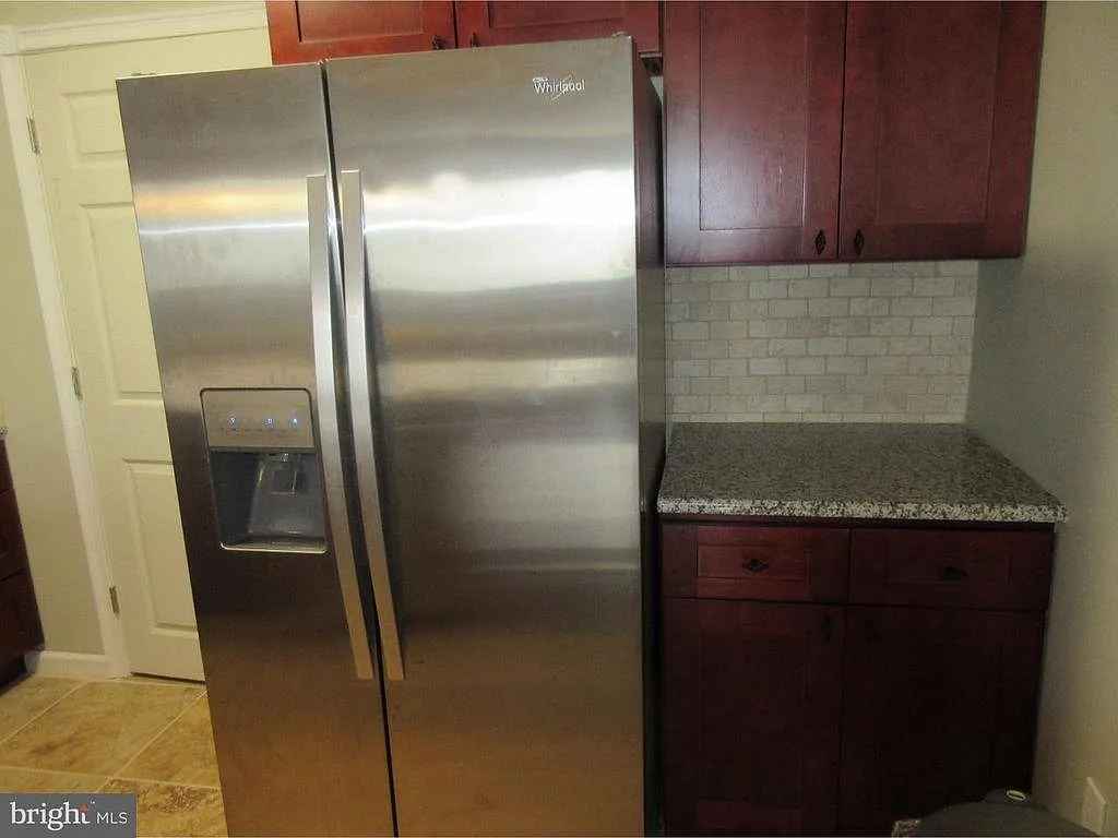 1 bed, 948 sqft, $1,950 — Photo 3