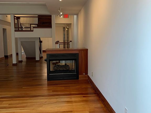 5th image of 118 Brooke Ave Floor 2