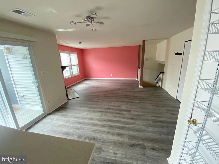 12891 Grays Pointe Rd #B — Photo 8