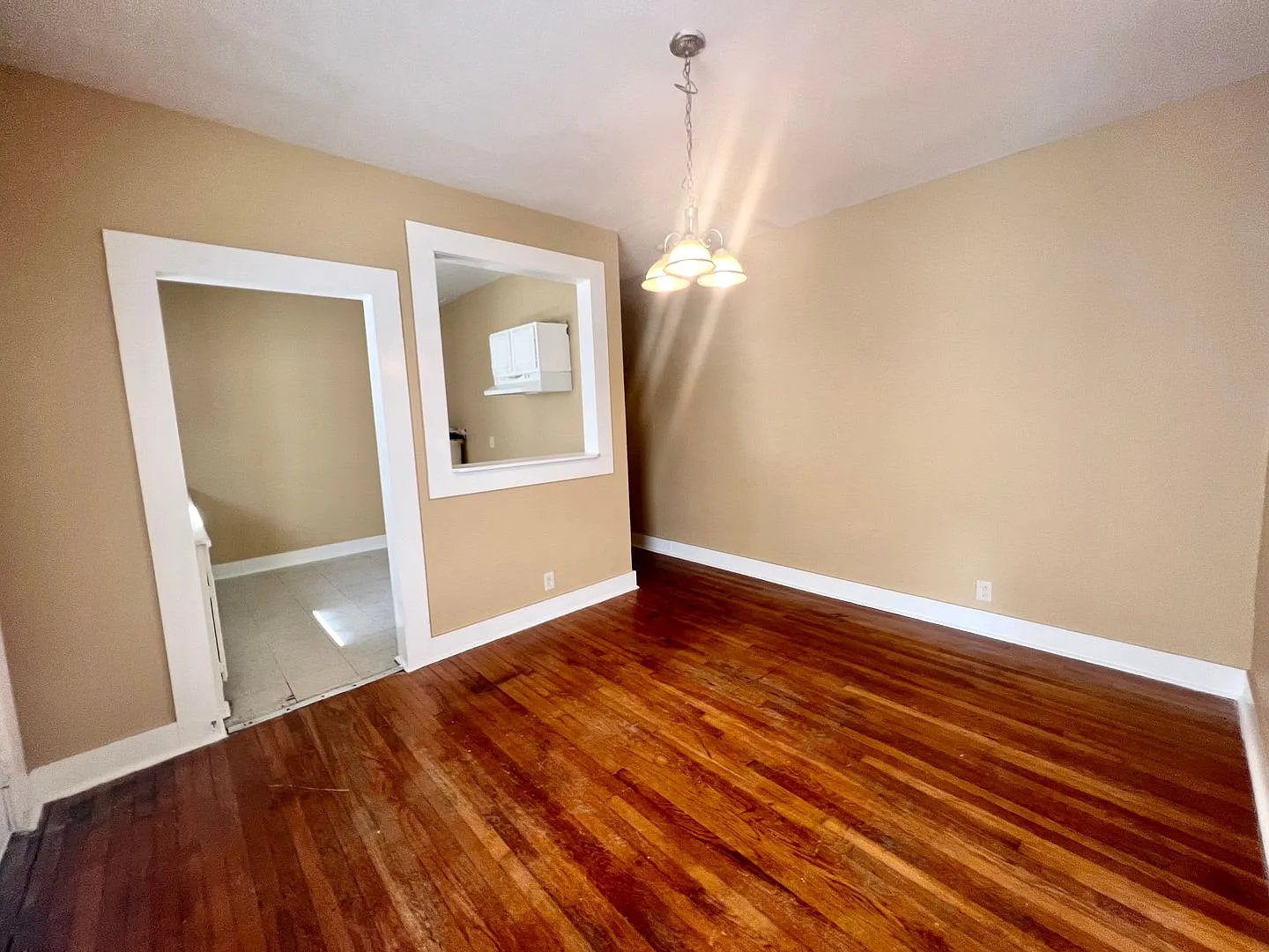 *Move In Special* Charming Highland Park Duplex Cozy City Living In The Heart Of San Antonio — Photo 4