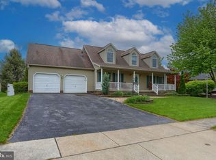 352 Old Farm Rd, Palmyra, PA 17078