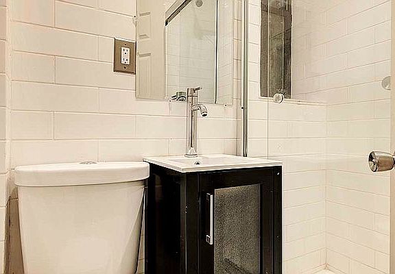 4th image of 58 E 1st St APT 3B3