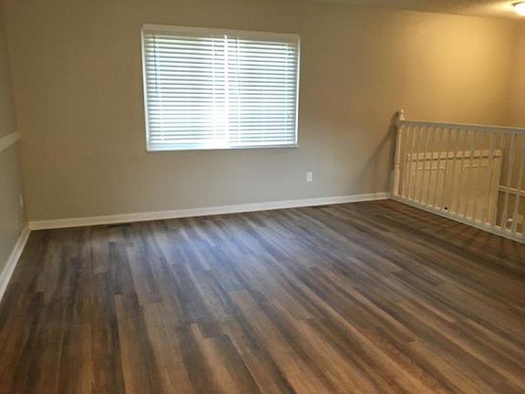 5th image of 2370 Kingsford Dr