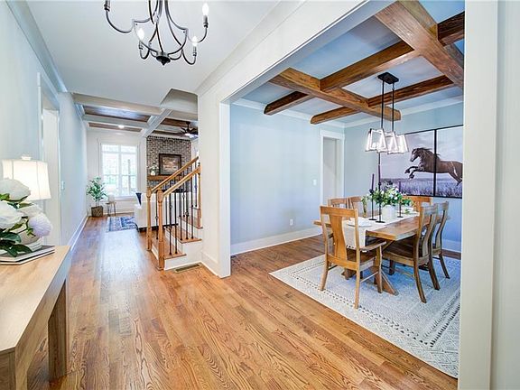 4th image of 1738 Lullwater Rd