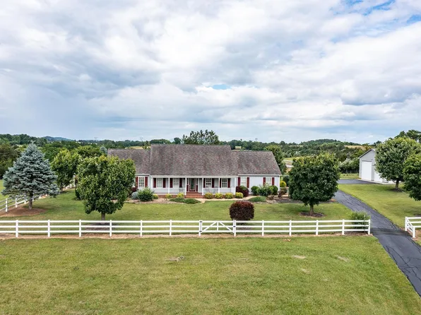 104 Dam Town Rd, Fort Defiance, VA 24437